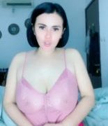 Tante Viona payudara jumbo uting nongol