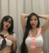 Lulusparks duo gadis binal cosplay siswi jepang