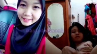 Suriani Ukhti Tocil Sange di Kamar