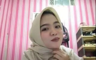 Bokep Jilbab Pap Remas Toket Dari Ayang Makin Binal Doi