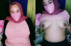 Debycakra Jilbab pamer toket Dream Live