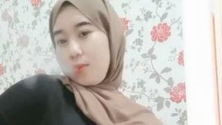 Host Hijabers Sange Remas Toket Enak Desah ViraL!