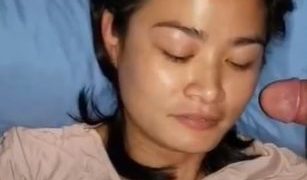 Minta Ayang nyepong lagi Tidur di Kamar