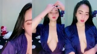 Belahan Mulus Kirana si Cantik Bening