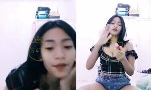 Ghea Sange Kobelin Memeknya Pas Live