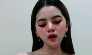 Vanya Remas Toket Twerk Pantat Besar