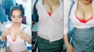 Romlah Cosplay Baju SMA Murid Seksi Menggoda