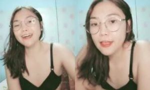 Telanjang Bulet Jembut Lebat Kakak Ria Mandi Live Show