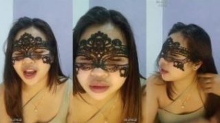 Abis Live Ngentot Host Tampak Lebih Seger & Menggoda