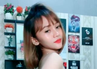 Susanti ElLova Goyang Telanjang Dada Cute ID 83640005 Mango