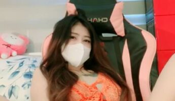 Ngangkang Elus Memeknya Nara Remas Uting Toket Binal Hot