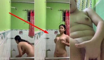 Dedek Kamila Chubby Perawan Abis Mandi Sange Colmek