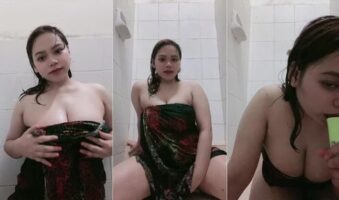 Mandi Kembang Bareng Ichaa Tobrut Baik ID 60682547 Mango