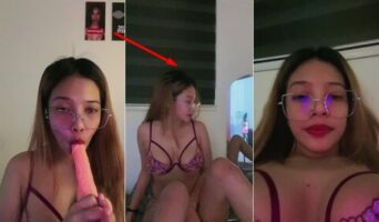 Sepong Dildo Omek Nungging Depan Kaca ID 42865205 Mango